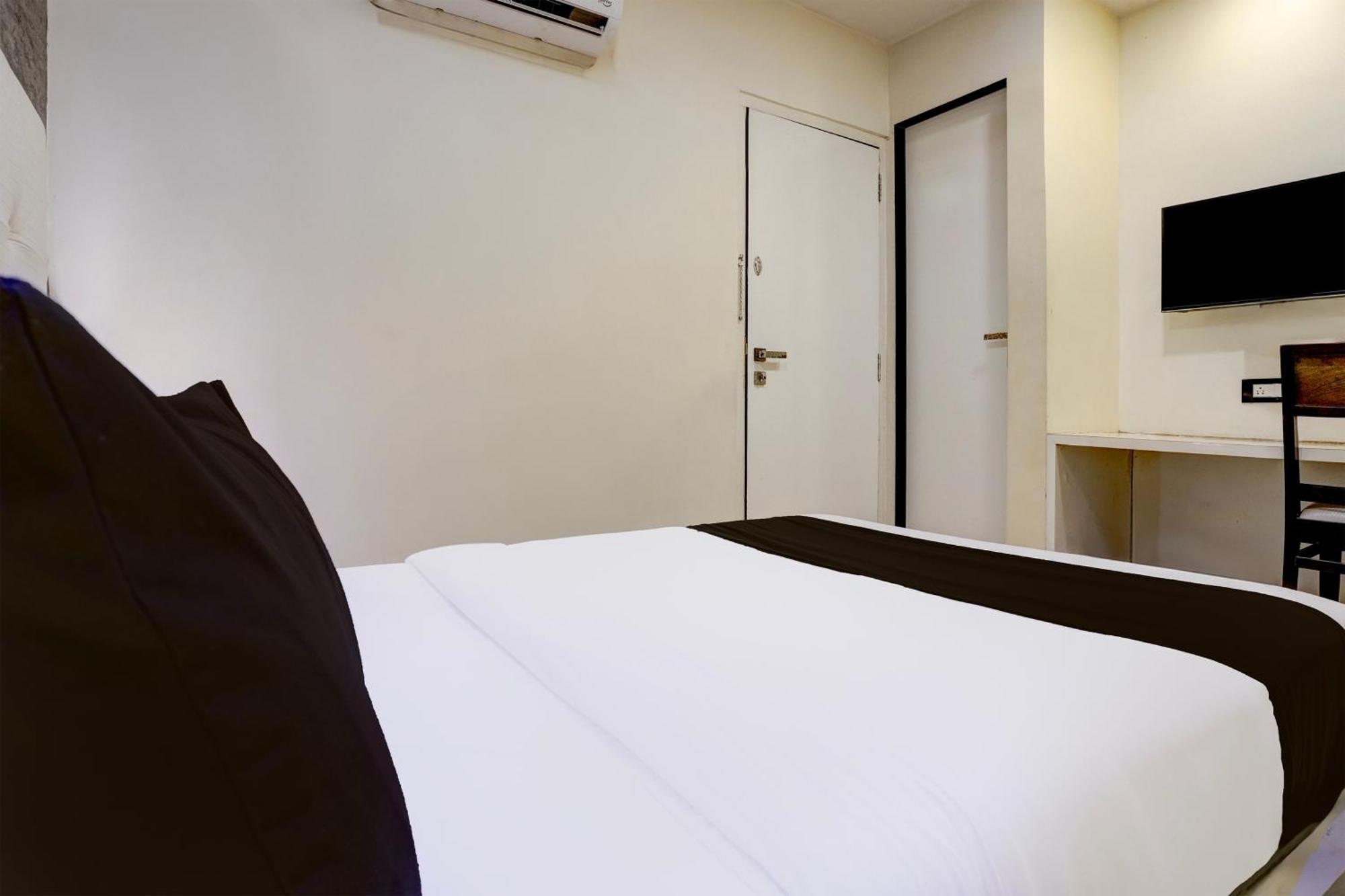 Hotel O Golden Star Mumbai Kültér fotó