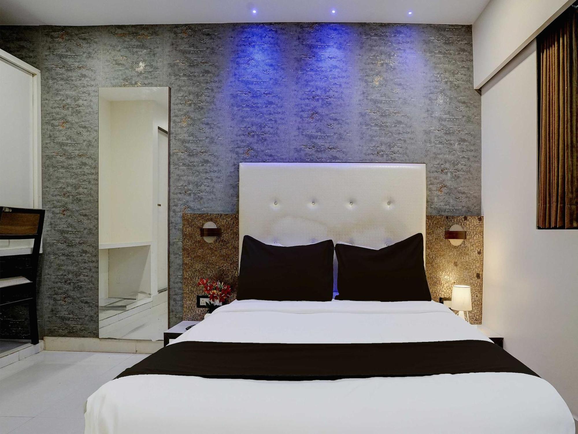 Hotel O Golden Star Mumbai Kültér fotó