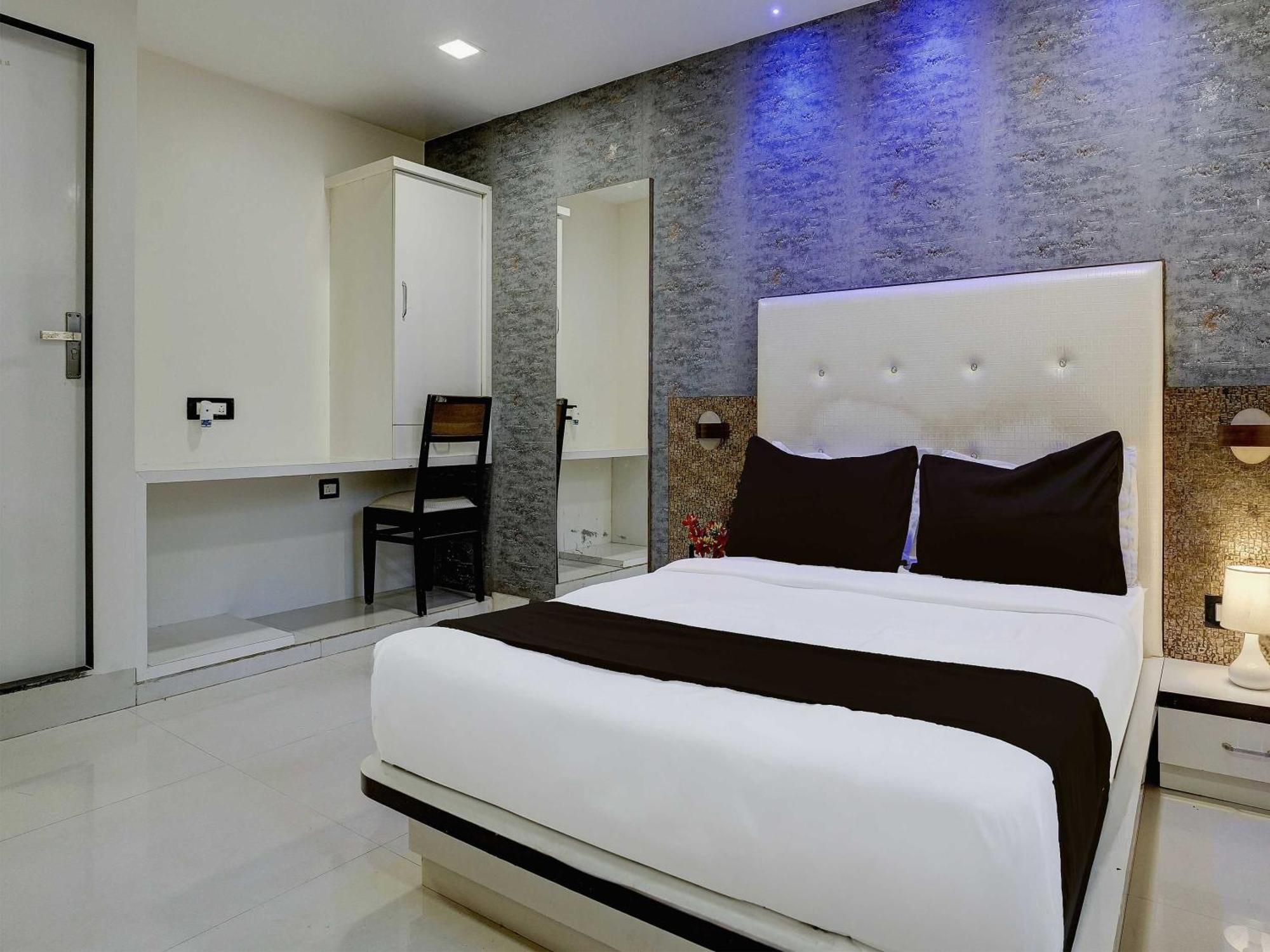 Hotel O Golden Star Mumbai Kültér fotó